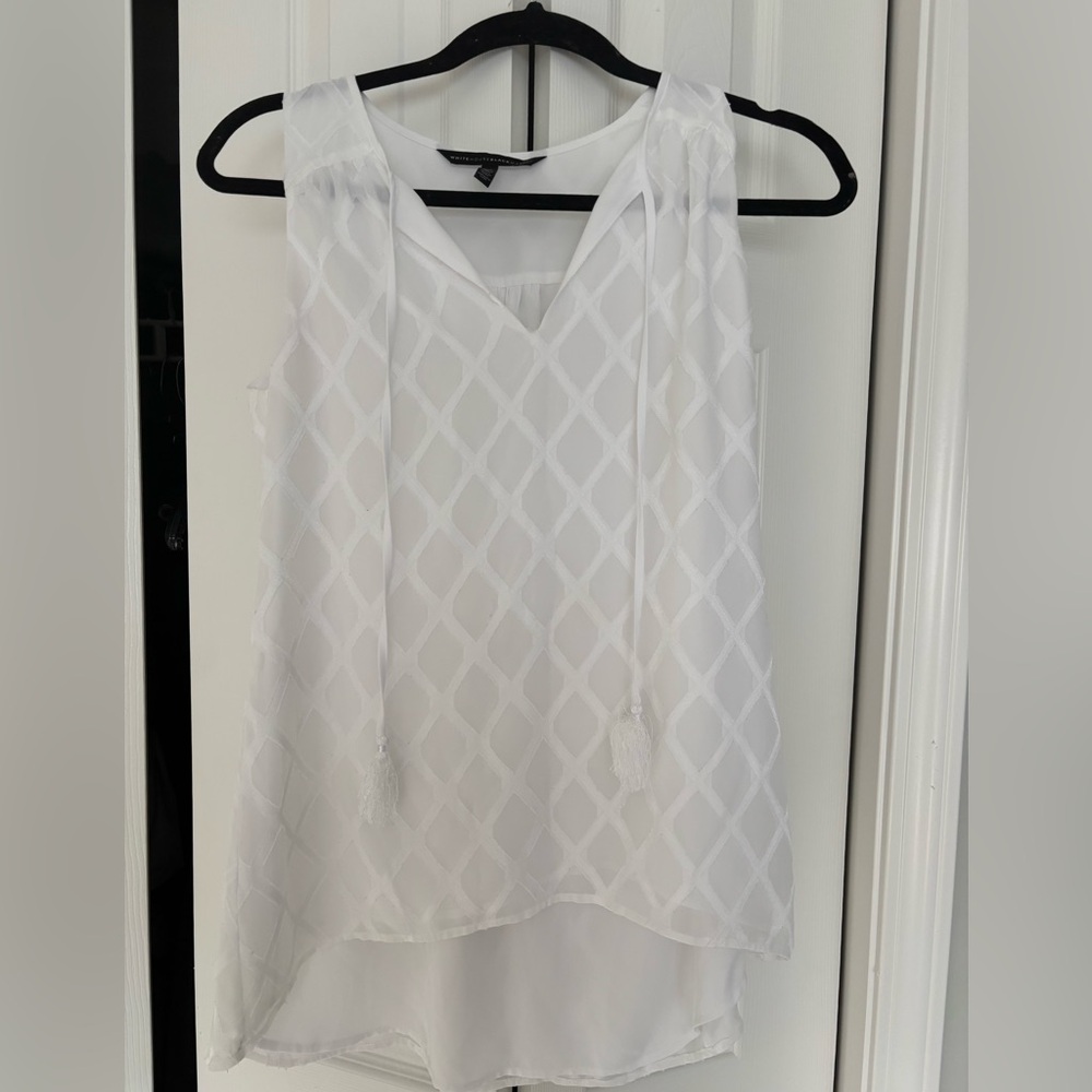 White House Black Market White Textured Tank Top